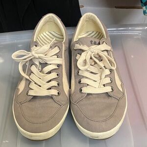 Taos Shooting Star Sneakers